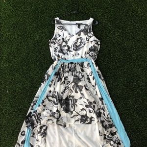 Beautiful White House Black Market dress